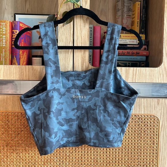 barre3 Tokalon Clothing Stylish Gray Camouflage Women's Athletic Top - Picture 5 of 5